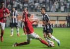 Marcos Rocha se põe à disposição de Cuca para atuar no meio, mas prefere lateral