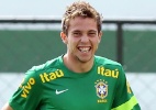 Tottenham entra na disputa para contratar Bernard, diz jornal inglês