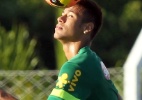 Arisco e vaidoso, Neymar leva a família para Barcelona