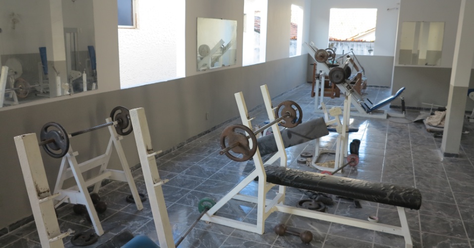 [Imagem: a-academia-do-clube-passa-por-reformas-e...56x500.jpg]