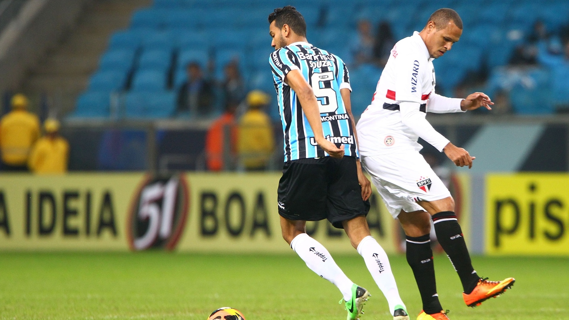 [Imagen: 12jun2013---luis-fabiano-tenta-jogada-de...0x1080.jpg]