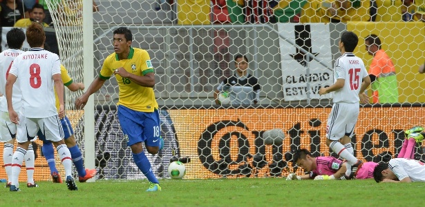 Paulinho tem sido destaque da seleção brasileira com gols