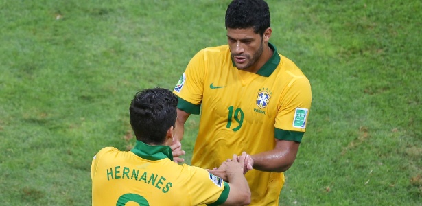 Hulk foi titular no jogo entre Brasil e Japão, mas cedeu vaga a Hernanes no segundo tempo