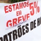 Funcion&aacute;rios do hotel onde Uruguai est&aacute; hospedado protestam por melhorias