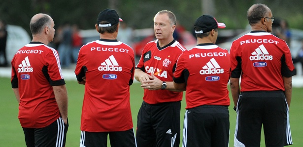 Flamengo contratou jogadores que já foram comandados por Mano Menezes
