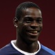 Balotelli usa arma dos p&ecirc;naltis perfeitos para novo gol e sil&ecirc;ncio ir&ocirc;nico