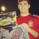 Casillas ganha camisa do Vasco e miniatura de S&atilde;o Janu&aacute;rio ap&oacute;s treino da Espanha