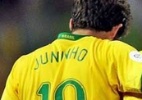 Juninho pede que seleção cante hino de costas para apoiar protestos