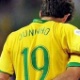 Juninho pede que sele&ccedil;&atilde;o cante hino de costas para apoiar protestos