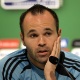 Espanhol Iniesta se diz honrado por idolatria experimentada no Brasil