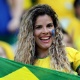 P&uacute;blico recusa vers&atilde;o reduzida da Fifa e estende o hino do Brasil