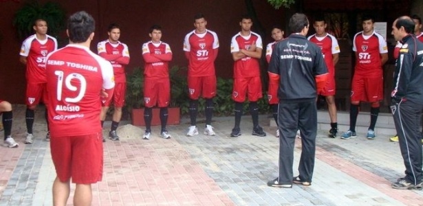 Time do São Paulo se reapresenta na Barra Funda após folga