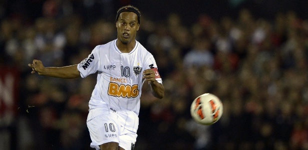 Ronaldinho Gaúcho é esperança atleticana de 'virar o jogo' contra o Newell's