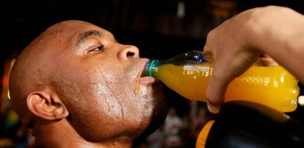 Reprodução/Facebook/UFC "O que tem de mudar é a minha cabeça", disse Anderson Silva sobre a preparação para a revanche