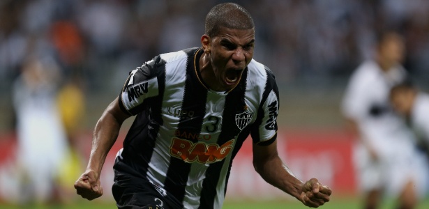 24072013---leonardo-silva-sai-para-comem