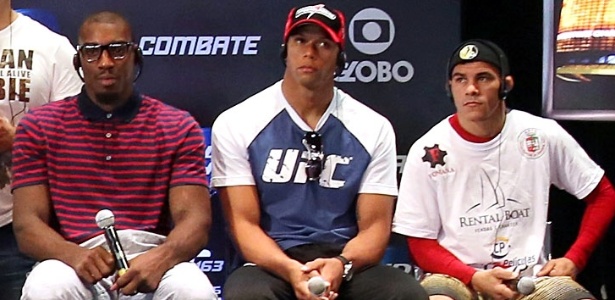 Wander Roberto/inovafoto/Divulgação Último do lado direito, José Maria 'Sem Chance' participa da entrevista coletiva antes do UFC Rio 4