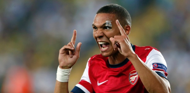 Gibbs comemora gol do Arsenal sobre o Fenerbahce pela Liga dos Campeões