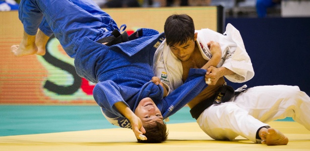 Charles Chibana venceu três lutas por ippon e com desempenho impecável no Mundial