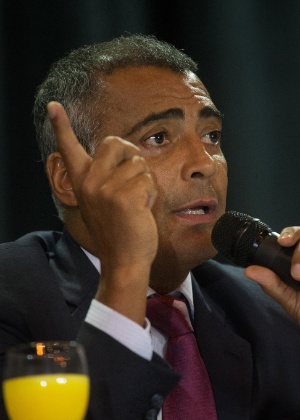 Ex-jogador e hoje deputado, Romário defende a regulamentação de profissões ligadas à cultura do hip-hop