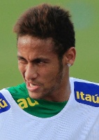 Seleção brasileira: Craque Neymar se machuca e assusta em treino do Brasil