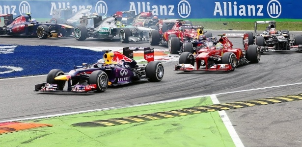http://imguol.com/c/esporte/2013/09/08/vettel-mantem-a-primeira-posicao-do-grid-recebendo-a-ameaca-de-felipe-massa-que-fez-otima-largada-1378644931425_615x300.jpg