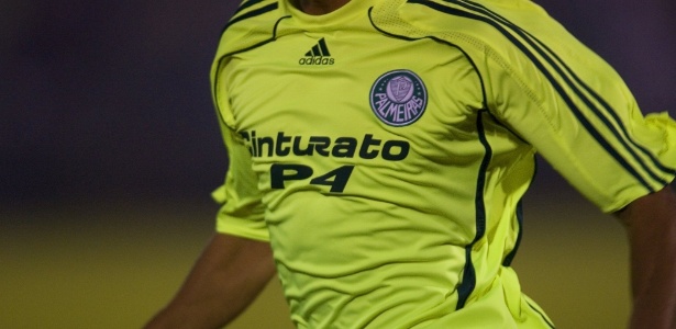 Palmeiras volta a se reunir com Adidas, mas impasse de renovação continua
