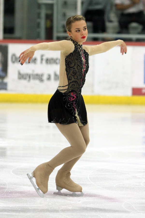 Olimpíadas de Sochi Isadora-williams-tenta-se-tornar-a-primeira-patinadora-brasileira-a-participar-dos-jogos-olimpicos-de-inverno-1380135424763_600x900