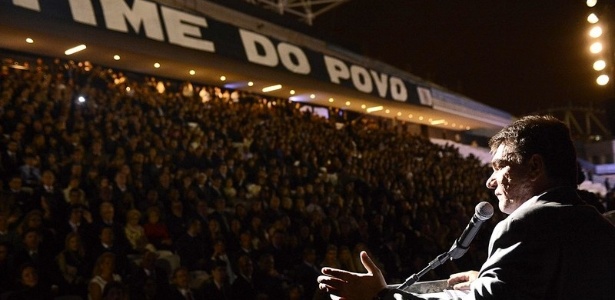 Andrés já admite Arena Corinthians incompleta e quer acordo com Odebrecht