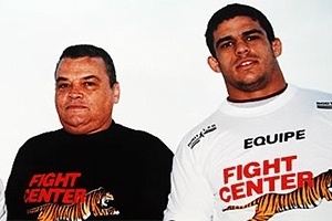 vitor-belfort-e-carlson-gracie-1384426933549_300x200.jpg