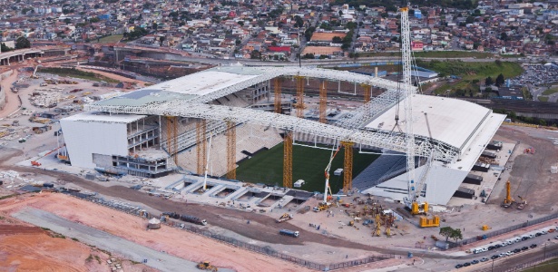 Oposição pressiona no Corinthians; direção diz que Lava Jato não assusta