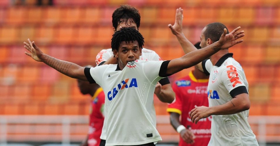 Corinthians fica perto de liberar Romarinho por oferta menor do que já teve