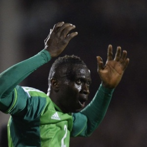 28.mai.2014 - Uche celebra seu gol, o 2° da Nigéria no empate com a Escócia. A Fifa suspeita de manipulação no resultado da partida