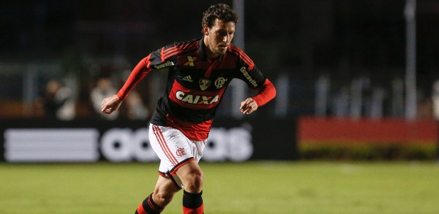 Meia está sem clube desde que retornou do Flamengo e teve contrato rescindido pelo Grêmio