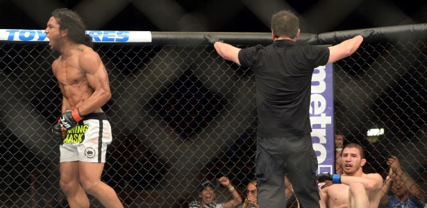benson-henderson-comemora-apos-finalizar-rustam-khabilov-no-ufc-fight-night-42-1402250564458_615x300.jpg