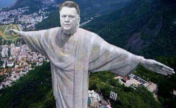 http://imguol.com/c/esporte/2014/06/13/ate-o-cristo-redentor-foi-utilizado-para-fazer-montagens-nesta-o-tecnico-da-holanda-esta-sendo-homenageado-1402695179441_598x367.jpg