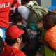 Sem ingressos, torcedores chilenos invadem Maracanã