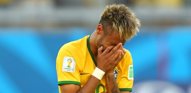Neymar não se aguenta e chora copiosamente após a classificação brasileira contra o Chile
