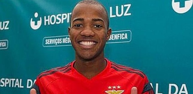 Atacante <b>Victor Andrade</b>, que chegou a ser conhecido como &quot;novo Neymar&quot;, foi - atacante-victor-andrade-que-chegou-a-ser-conhecido-como-novo-neymar-foi-liberado-pelo-santos-1405347466742_615x300