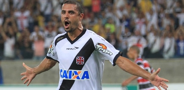 15.jul.2014 - Douglas Silva quer ficar no Vasco na temporada de 2015