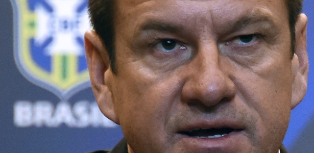 Dunga divulga sua primeira convocação para os jogos contra Colômbia e Equador