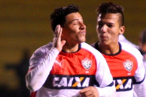 Dupla palmeirense do Vitória pode derrubar ou salvar o Palmeiras