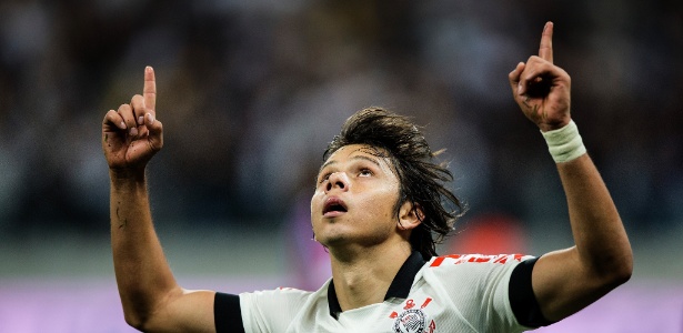 Em jogo morno e com reservas, Corinthians vence Cruzeiro com único gol