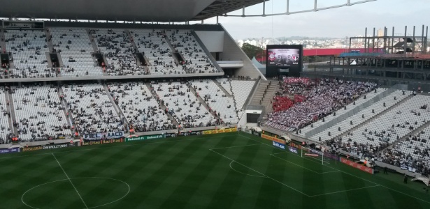 Vice do Corinthians elogia Palmeiras por dar antes um nome ao estádio