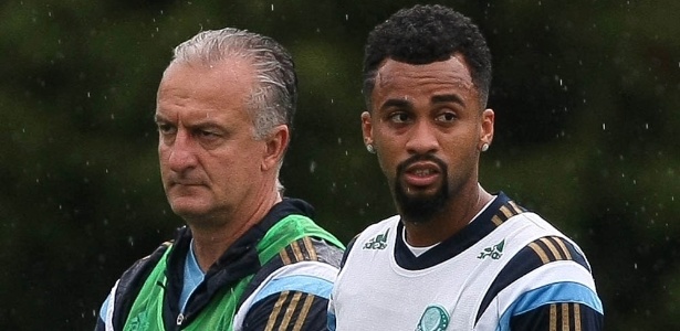 Valdivia capitão, papo com Wesley e olho no olho. É o Palmeiras de Dorival