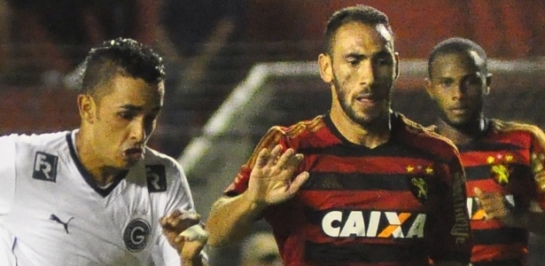 O Goiás marcou um gol no final da partida e abriu distância para a zona de rebaixamento