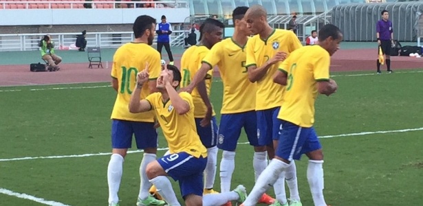 Vinícius Araújo marcou os dois gols do Brasil na partida 