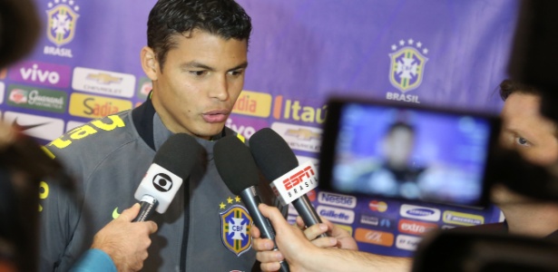 Thiago Silva reclamou por ir para a reserva. Dois meses antes, Maicon havia sido cortado da seleção