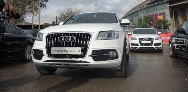 O Audi Q7 branco é o carro mais novo da garagem de Neymar em Barcelona