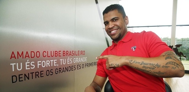 Breno foi confirmado como reforço do São Paulo em 2015