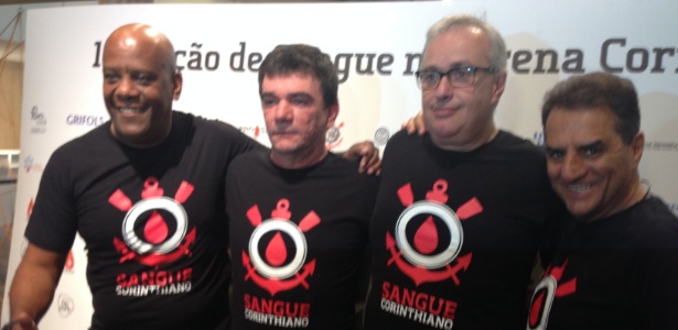 Roberto de Andrade ao lado de Andrés e seus vices; grupo chegará a uma década
